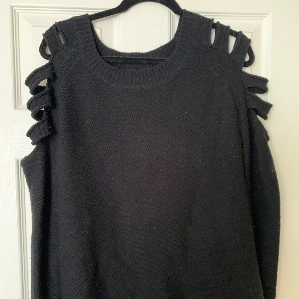 BLACK SWEATER - Picture 3 of 7